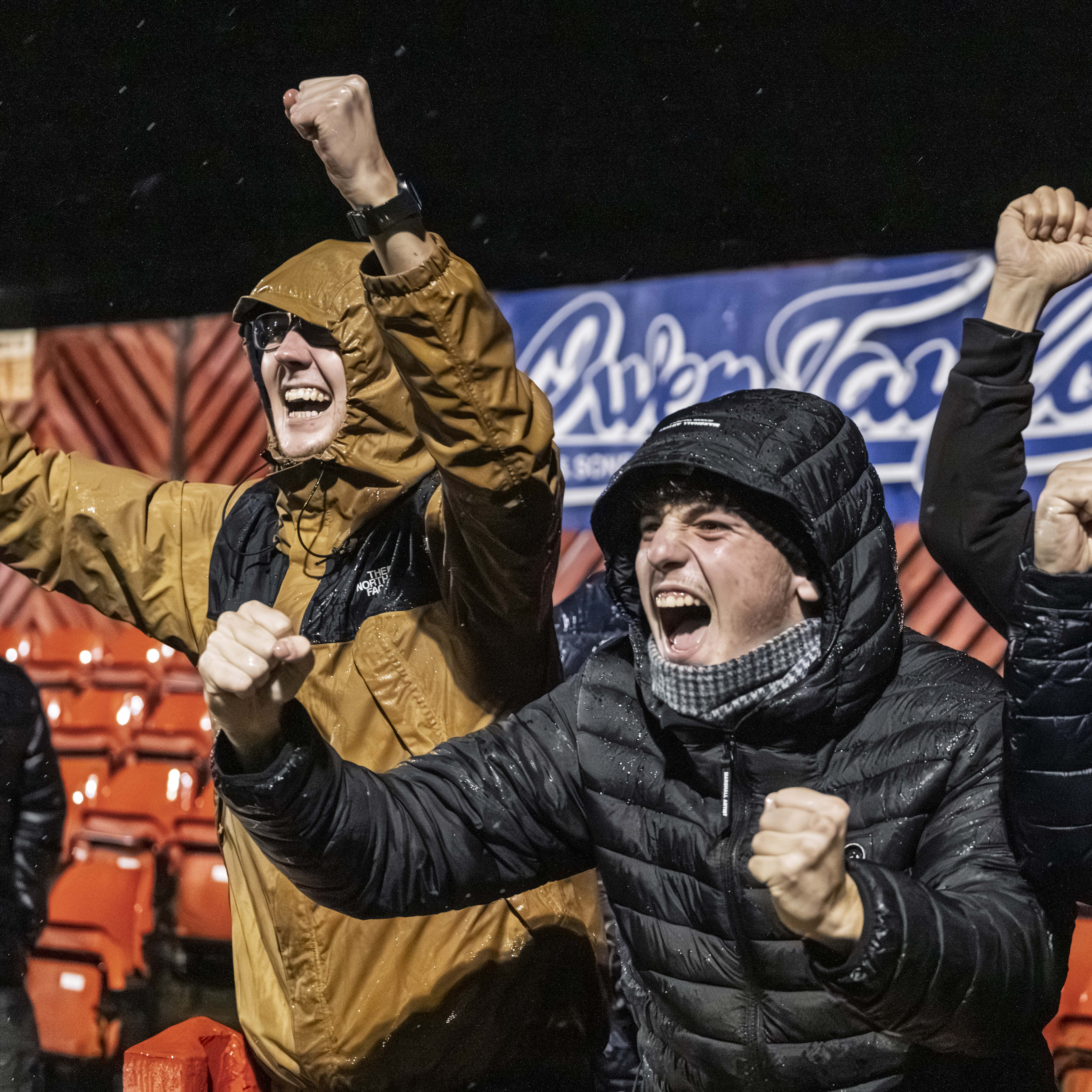 Alfreton Town FC supporters